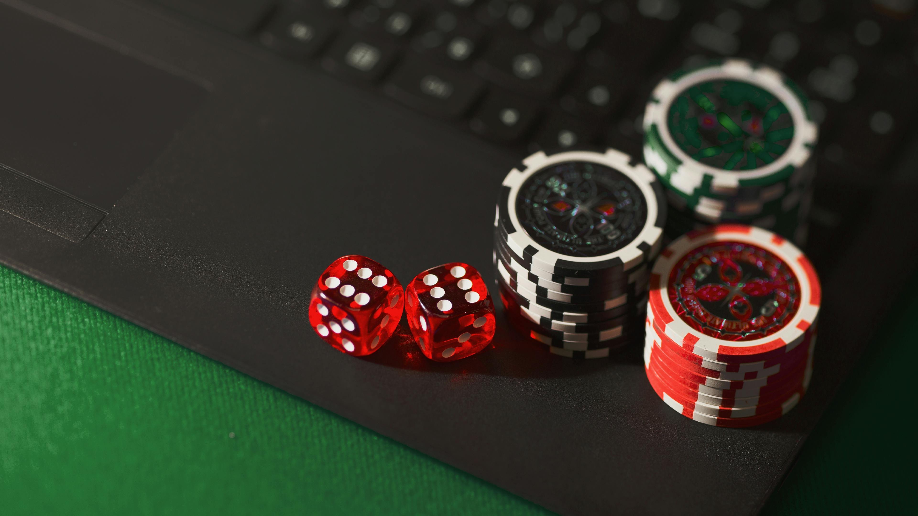 royaltoto togel mobile app interface showing live-dealer tables and sportsbook navigation